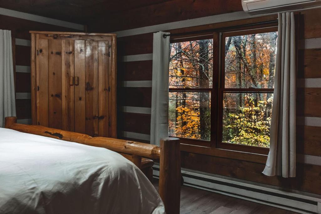 Deer Run Cabin At 36 North - Hot Tub Purlear Exterior foto