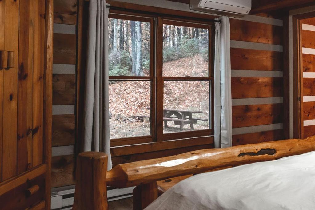 Deer Run Cabin At 36 North - Hot Tub Purlear Exterior foto